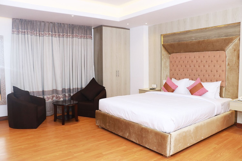 Royal Raj Hotel and Condominium 25/35
