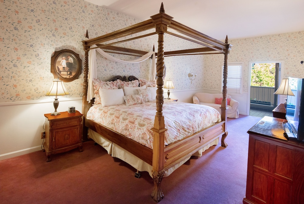 HISTORICAL, JUNIOR SUITE