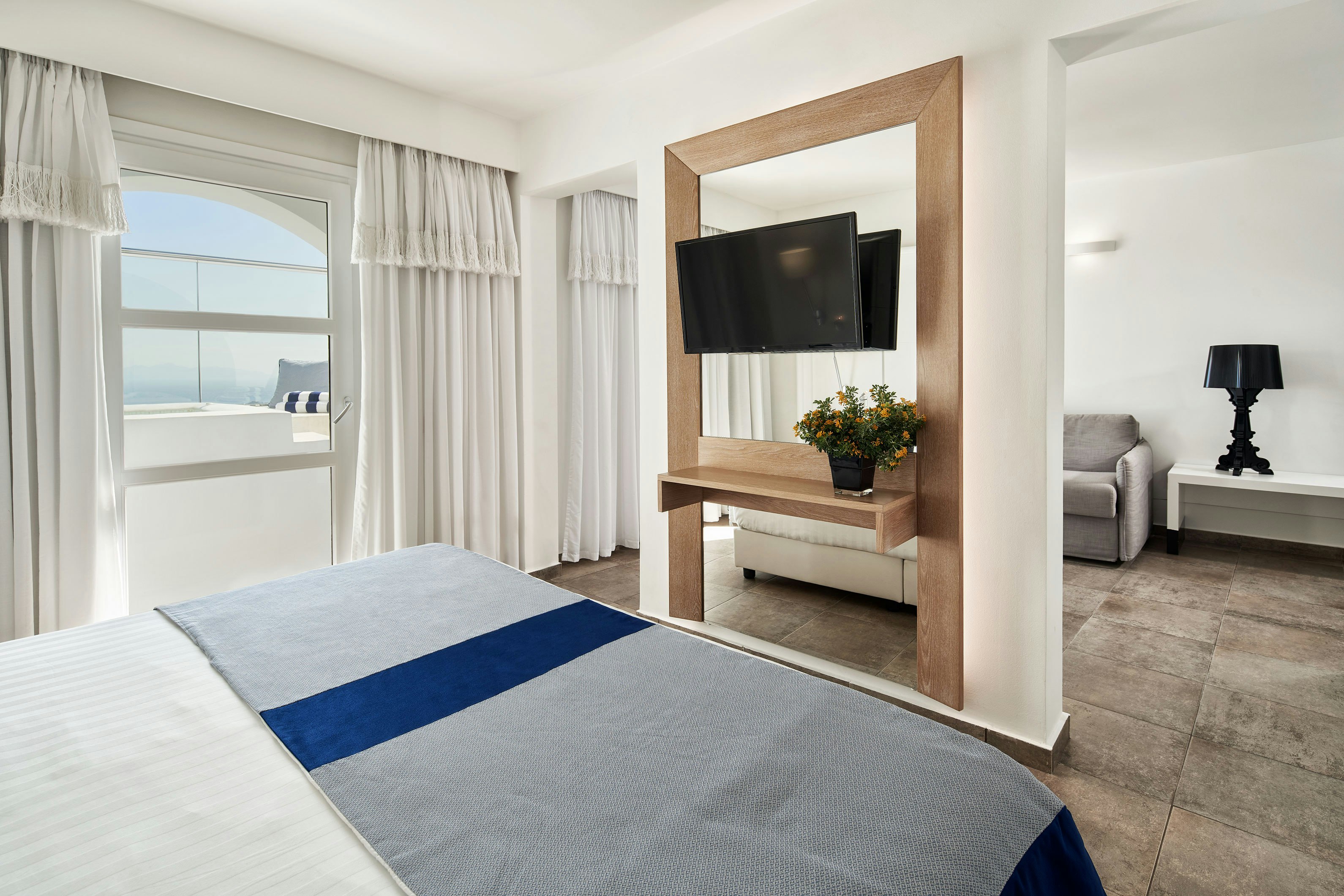 SUITE, SEA VIEW, JETTED TUB