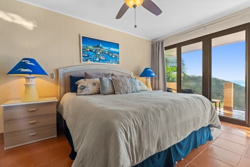 California, Villa, Twin Beds, King Bed, 2 Queen Beds