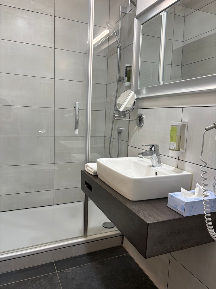 Hotel Athen Kelsterbach Frankfurt Airport 42/50