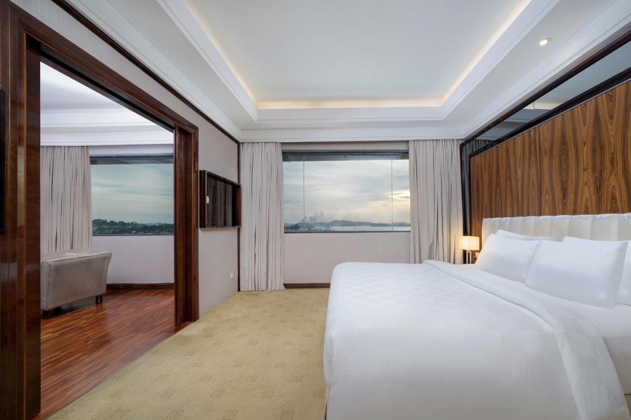 Grand Swiss-Belhotel Harbour Bay 10/51