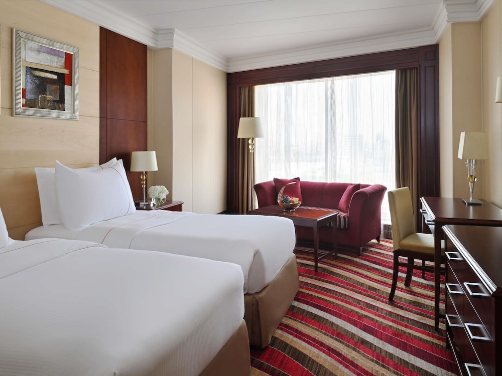 EXECUTIVE, TWIN BEDS