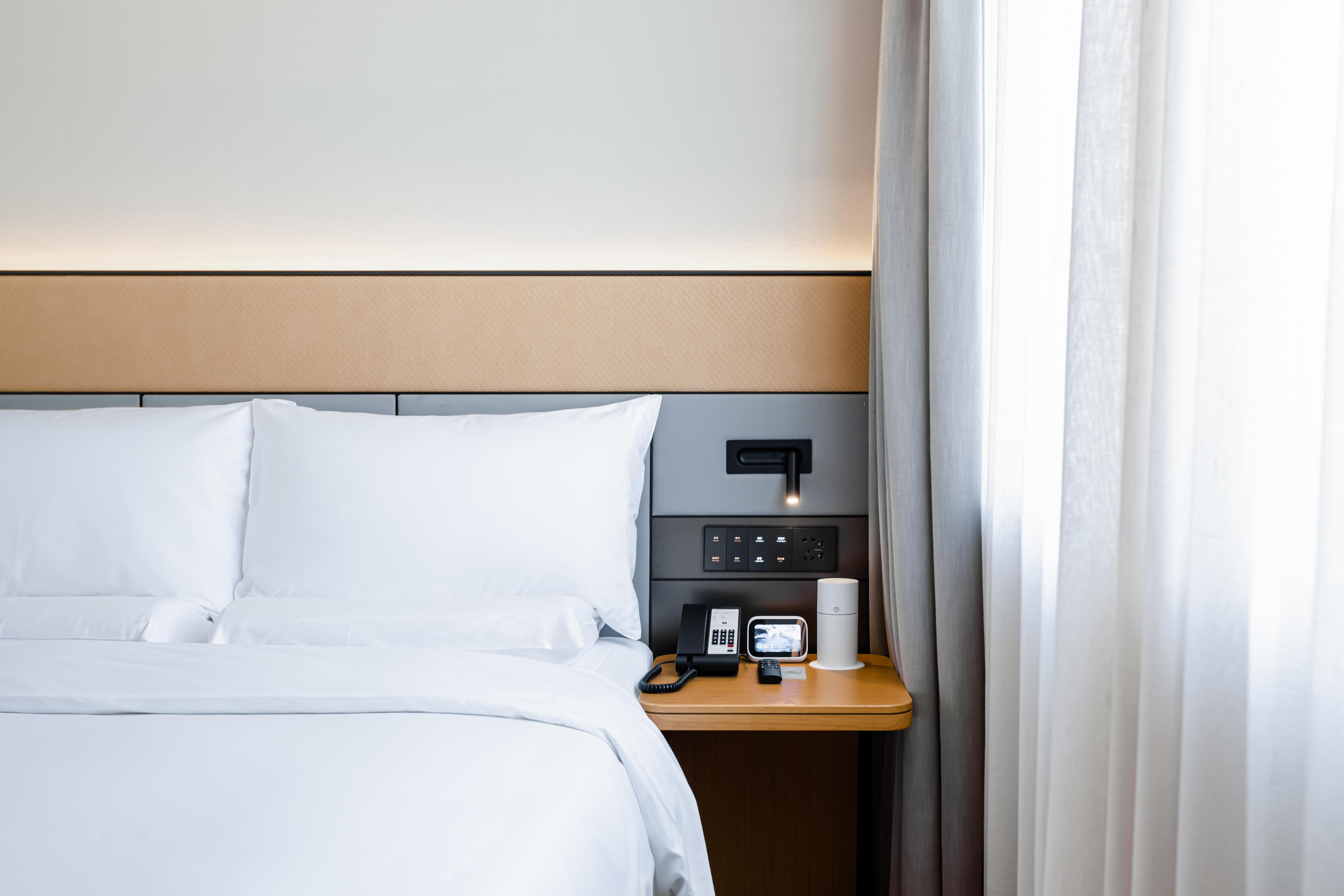 Ji Hotel (Shanghai Lujiabang Road Metro Station) 24/37