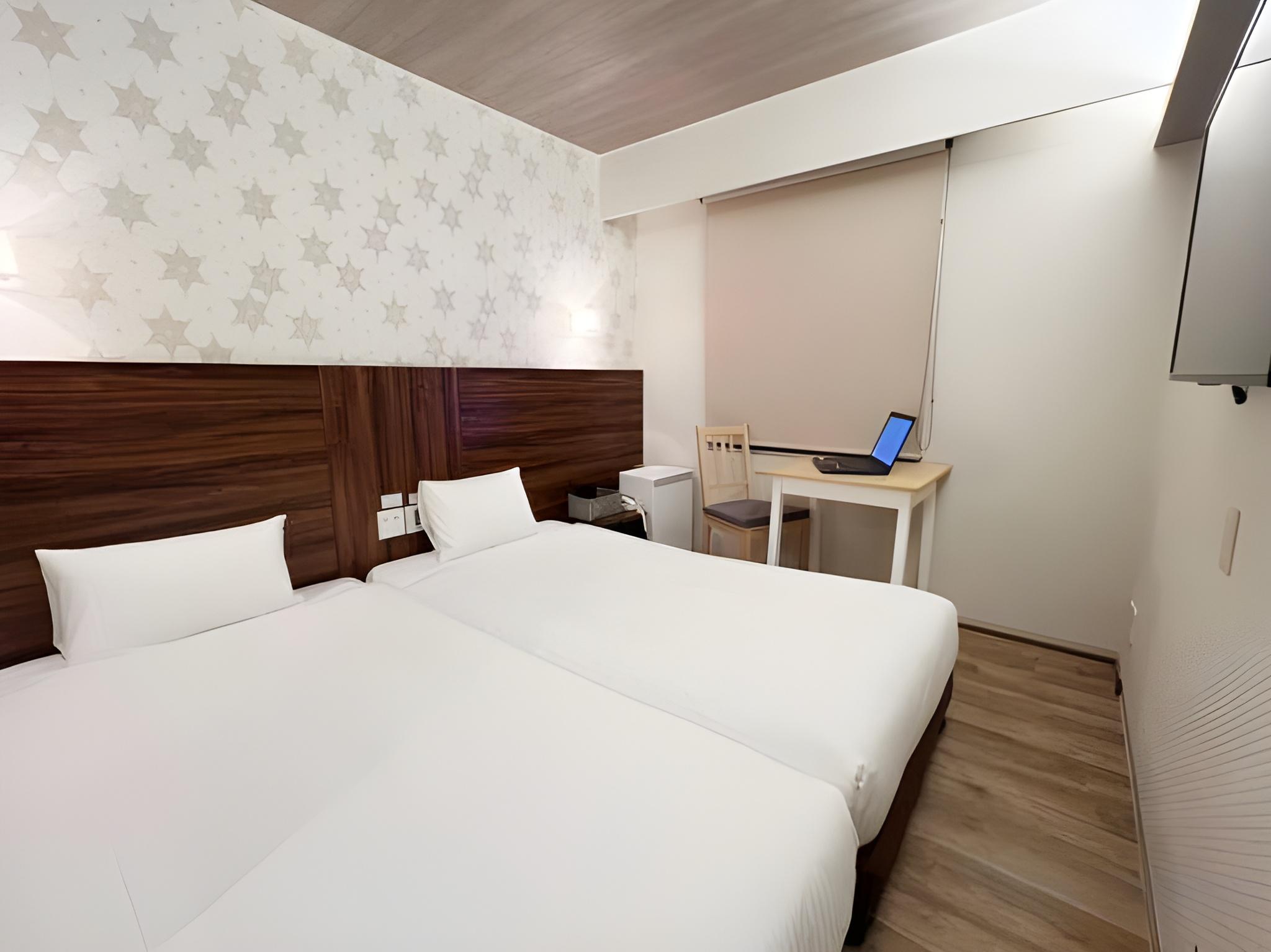 Hollywood, Twin Beds