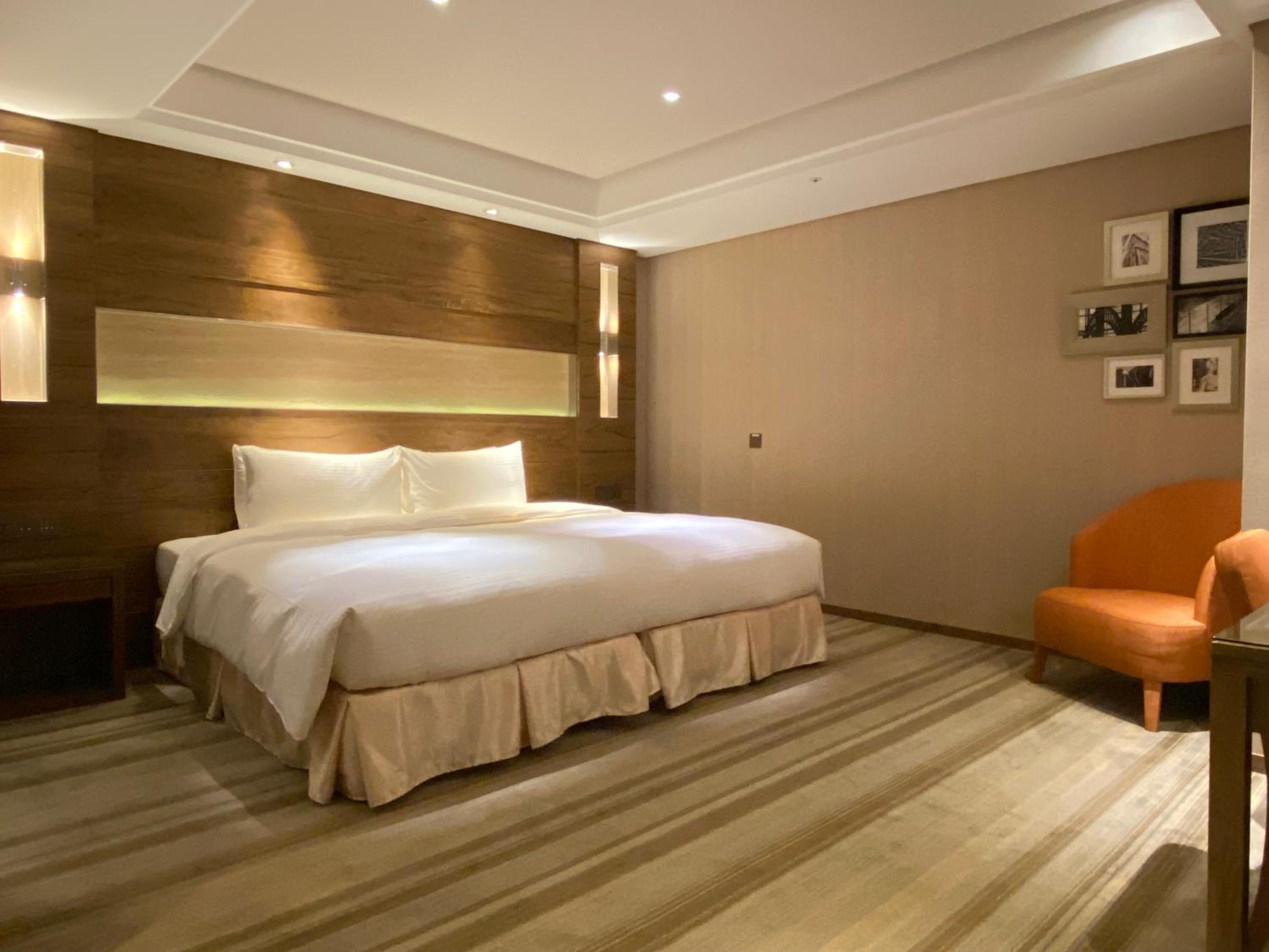 Room, Double Bed, No Window, Accessible