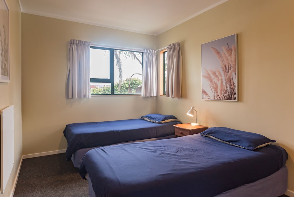 Bay of Islands Lodge 8/45