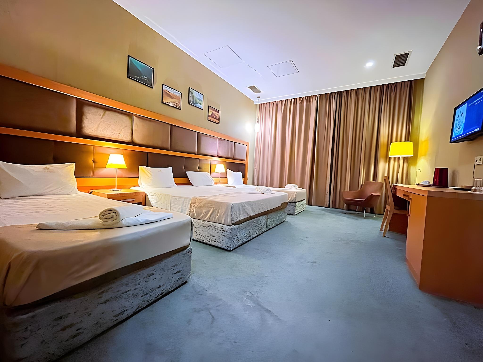 Room, Quadruple, City View, Pool Access