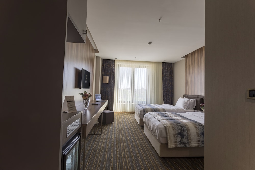 Shimall Deluxe Hotel 14/50