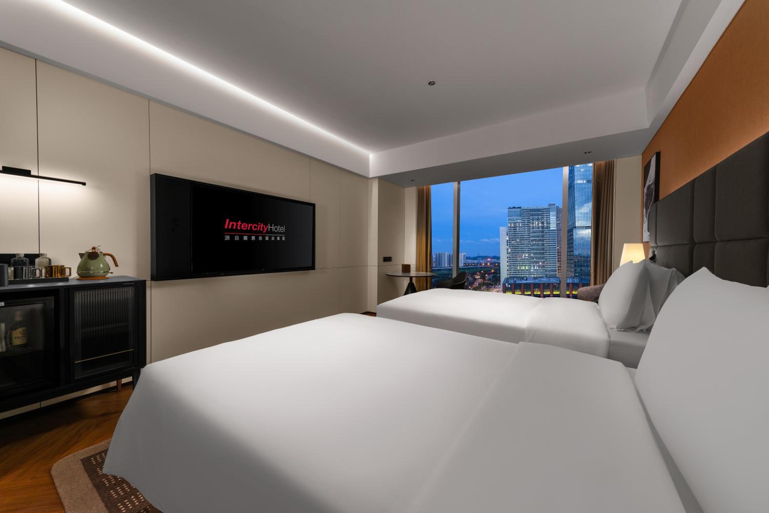 Deluxe, Twin Beds, IntercityHotel Guangzhou South Station 2/6
