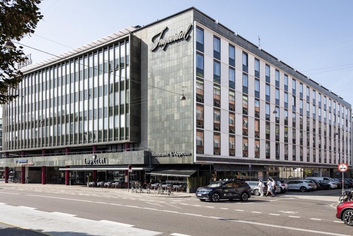 Imperial Hotel 40/40