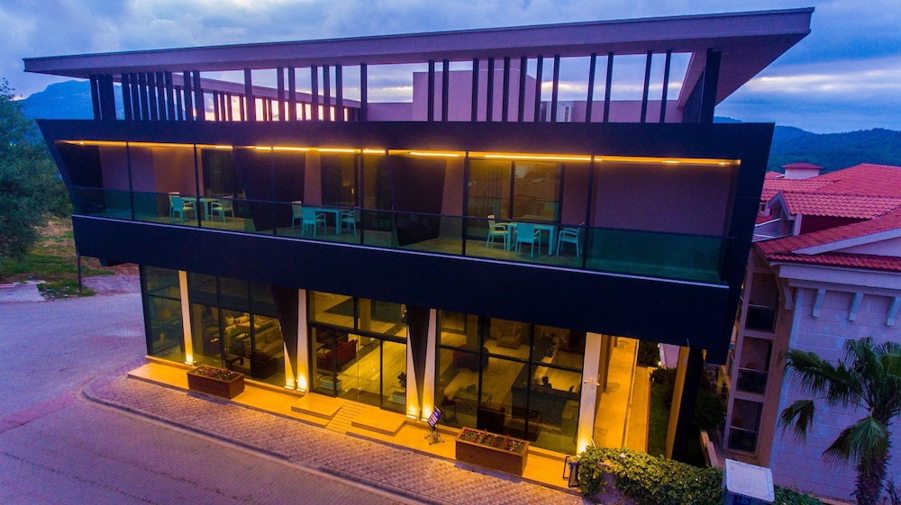 Aes Club Hotel 2/67