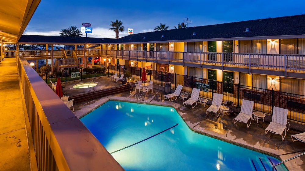 Best Western Shadow Inn 2/43