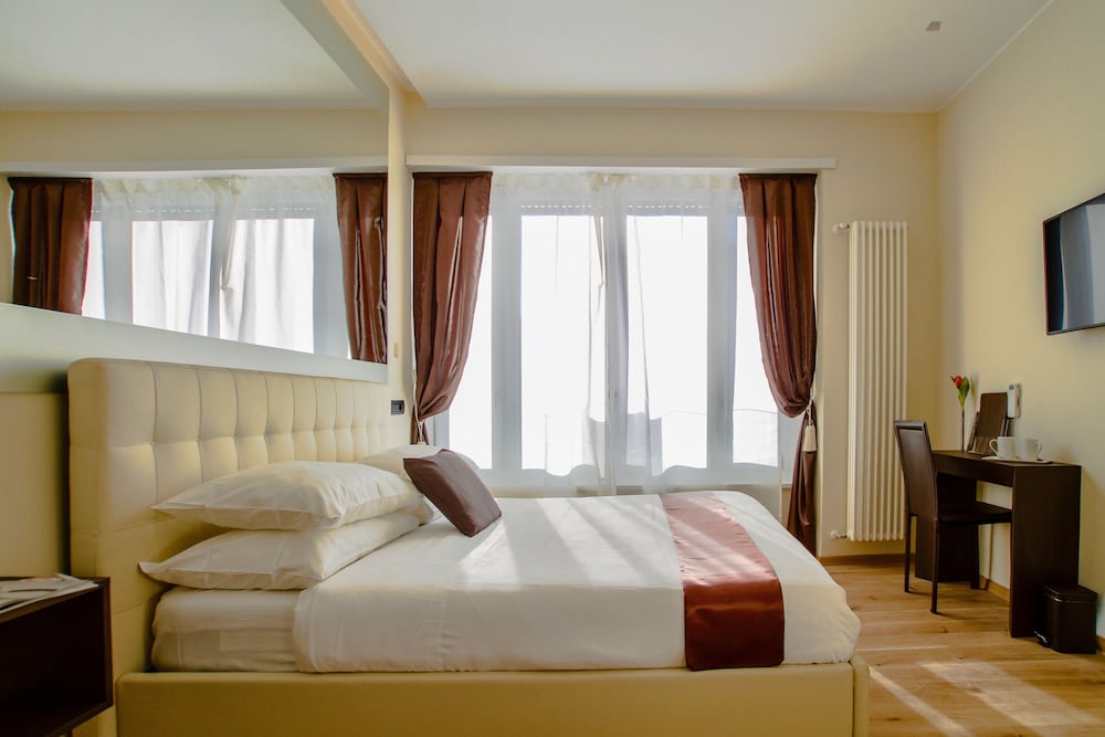 Aiello Rooms - San Babila 14/61