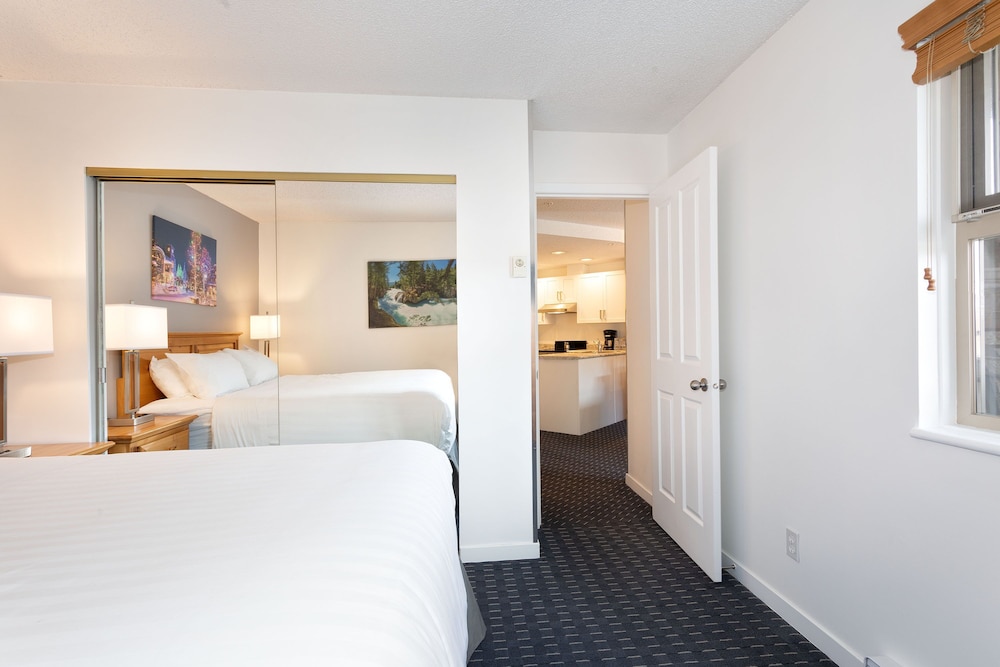 1 BEDROOM, CONDO
