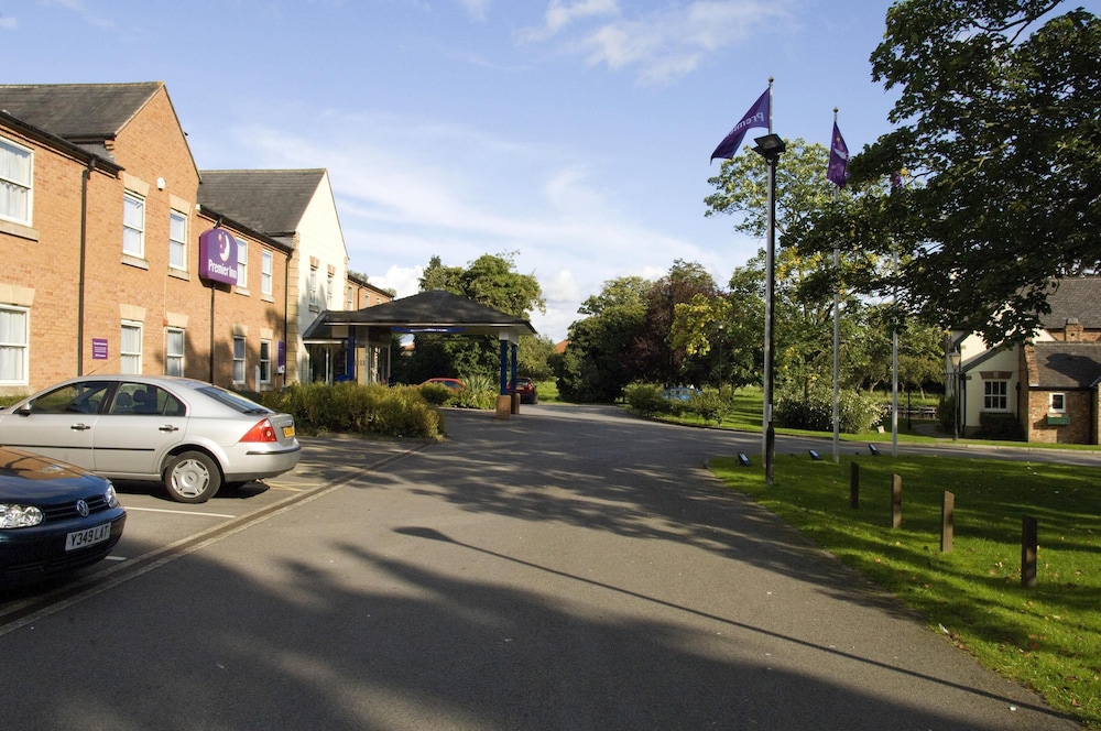 Premier Inn York North 28/40