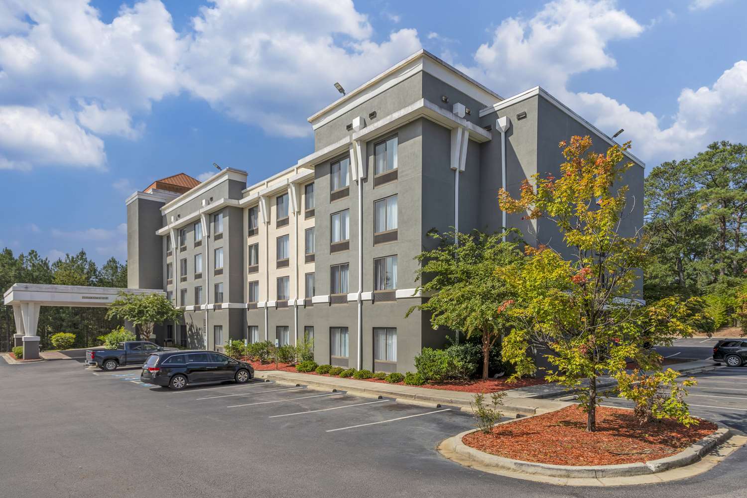Comfort Suites Columbia Northeast Fort Jackson 48/52