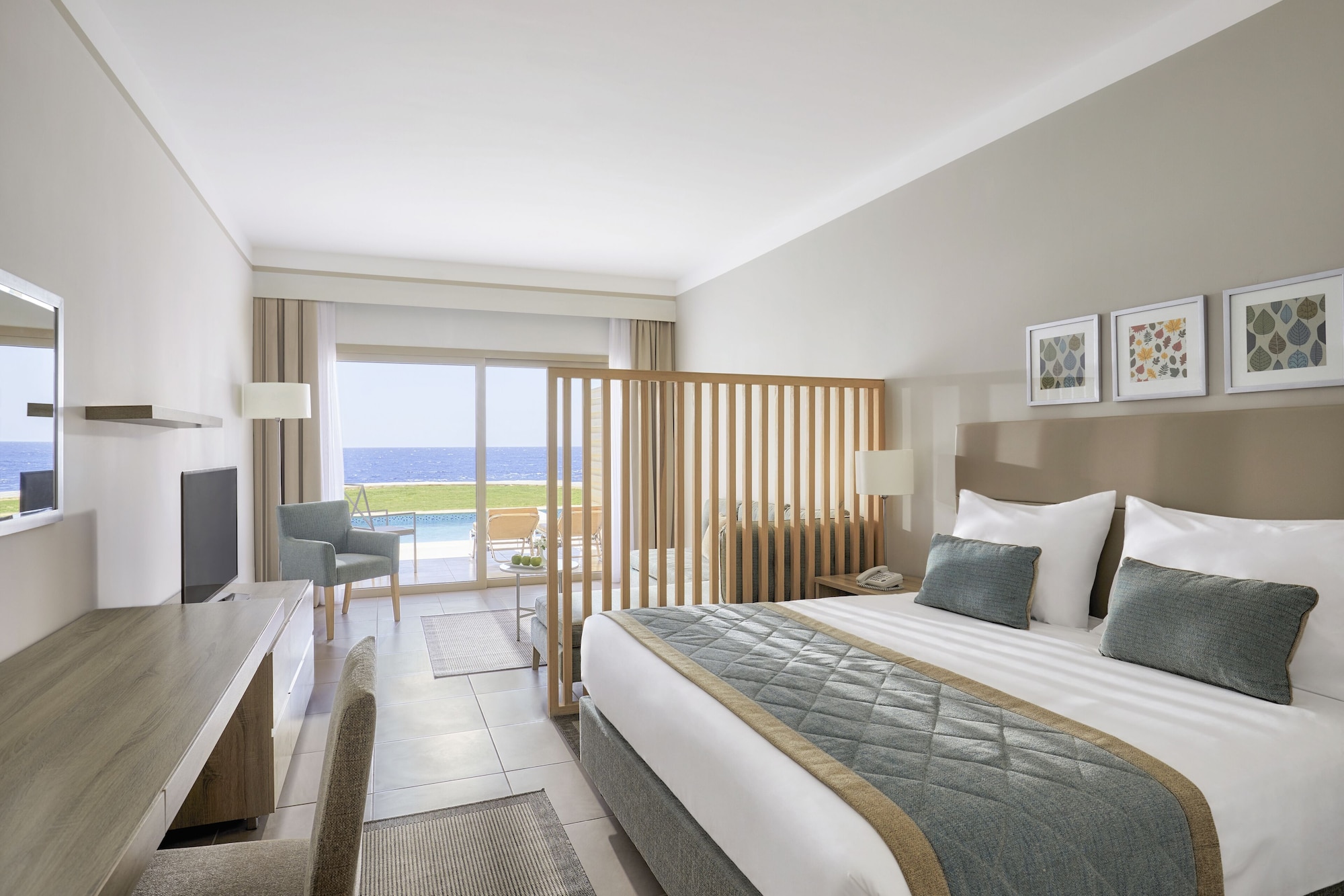 JUNIOR SUITE, FAMILY, QUEEN BED, POOL VIEW, PRIVATE POOL
