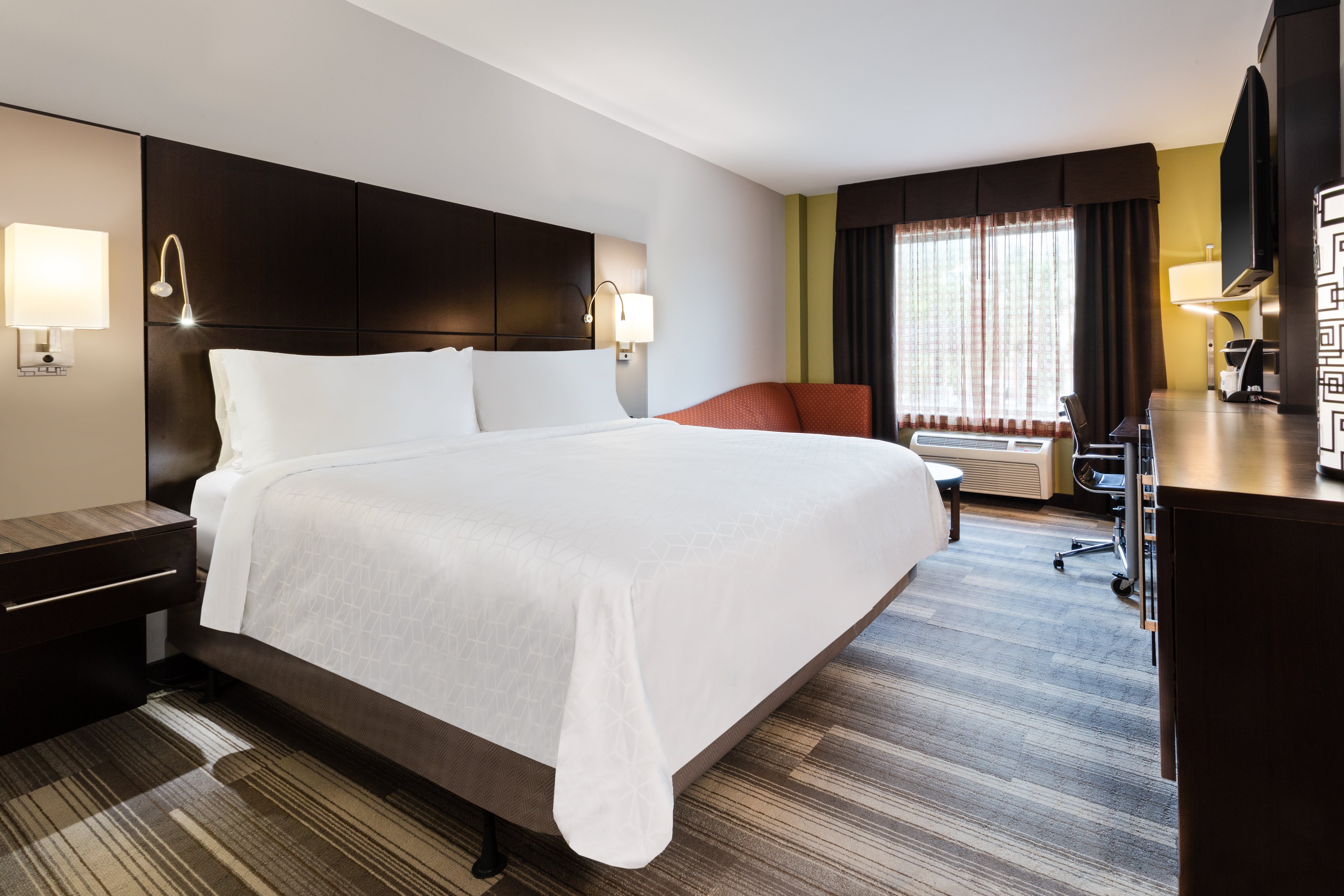 Holiday Inn Express Ft Lauderdale Cruise Airport 20/55