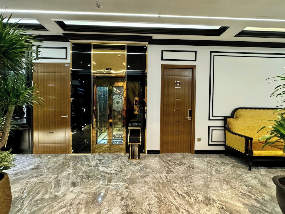 Royal Hanoi Hotel 3/50