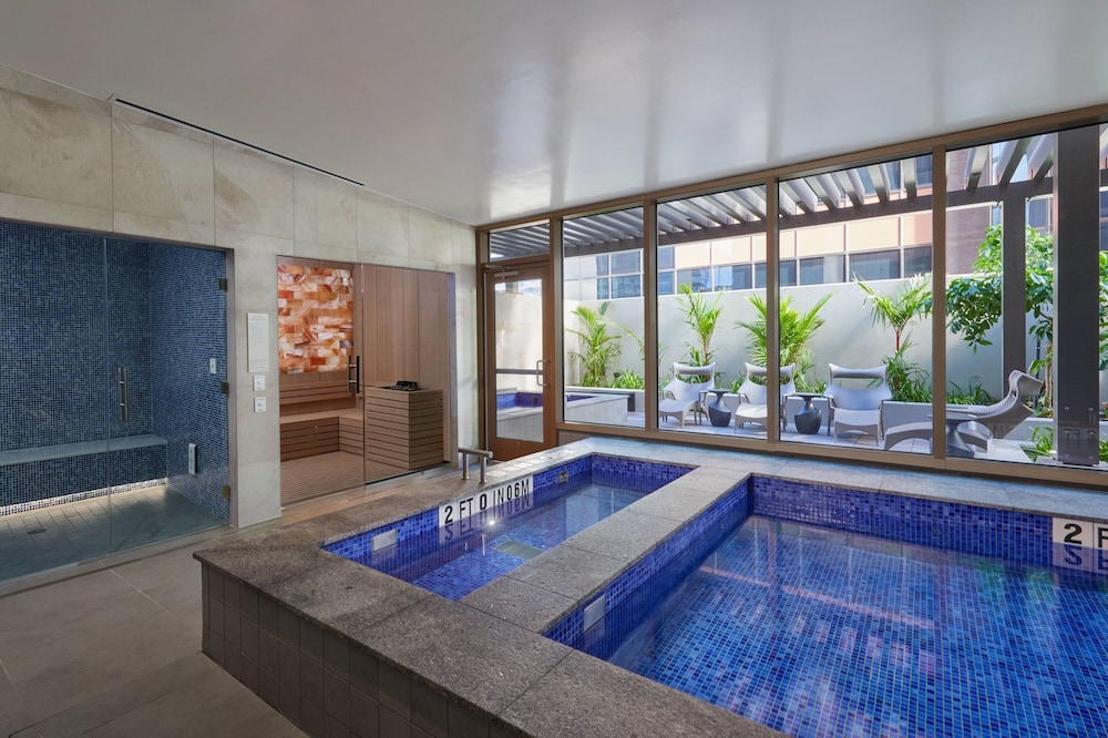 Renaissance Honolulu Hotel & Spa 38/67