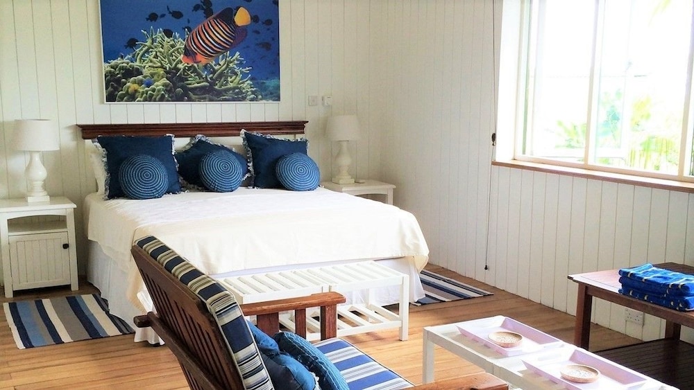 1 BEDROOM, LUXURY, VILLA, OCEAN FRONT