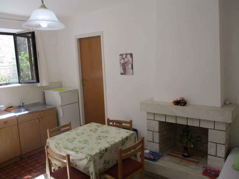 HOTEL APARTMENTS IVICA 14/50