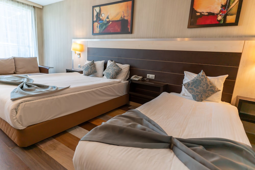 Lazz Hotel By Ketenci (ex. Izmir Comfort Hotel) 12/40