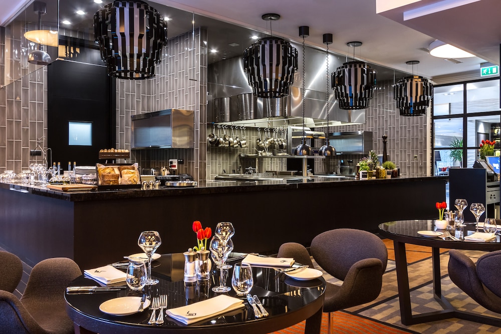 restaurant cafeteria