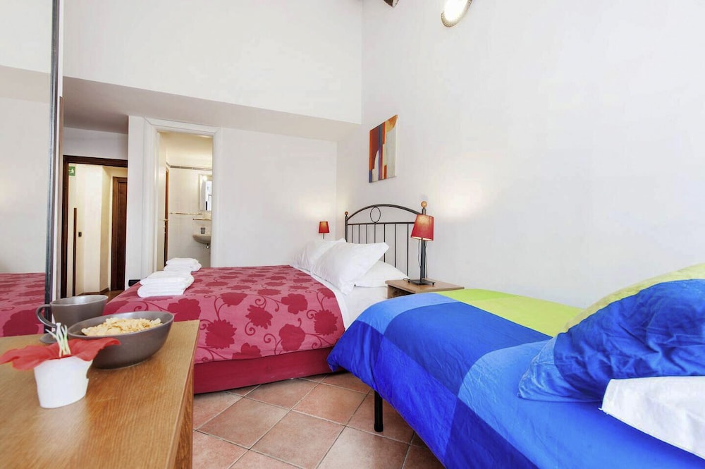 Sixtythree Guesthouse 13/40