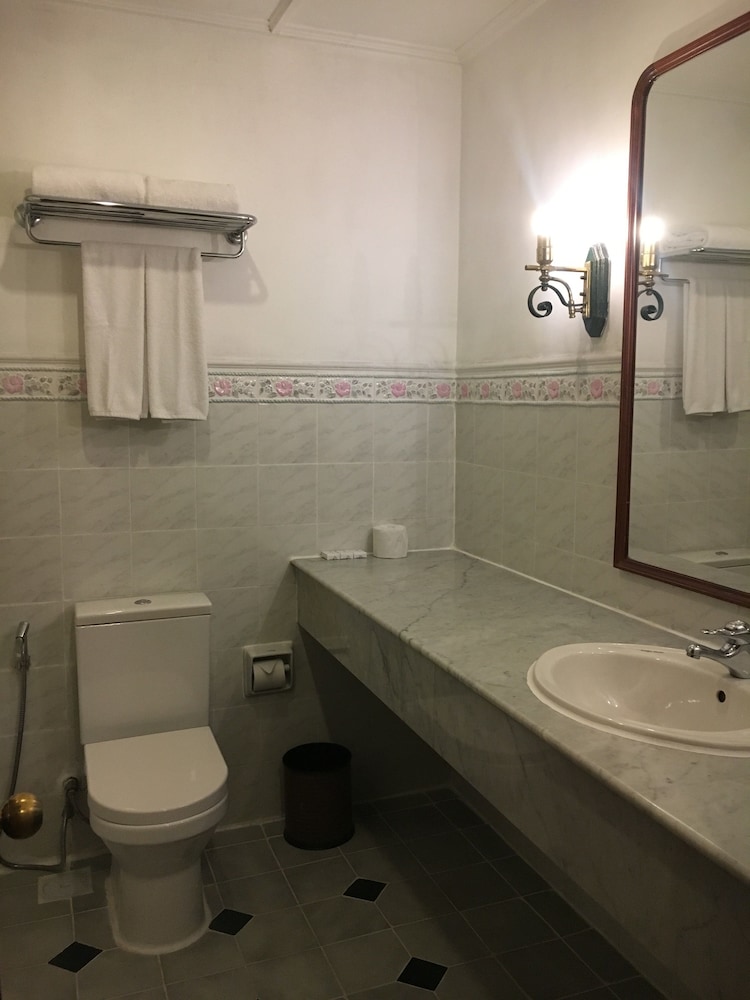 Grand Hotel Nuwara Eliya 48/50