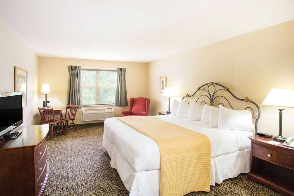 Wyndham Garden Galena Hotel & Day Spa 11/73