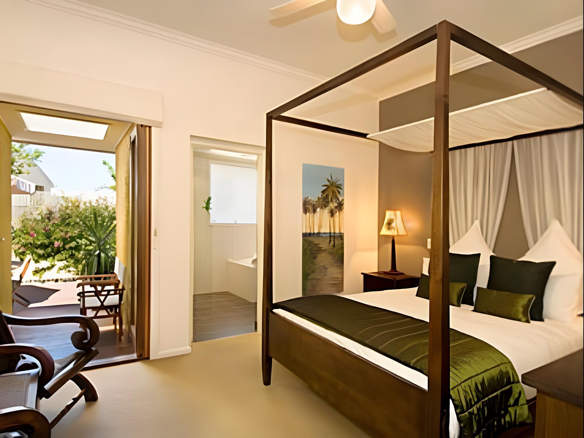 Spa, Suite, Queen Bed