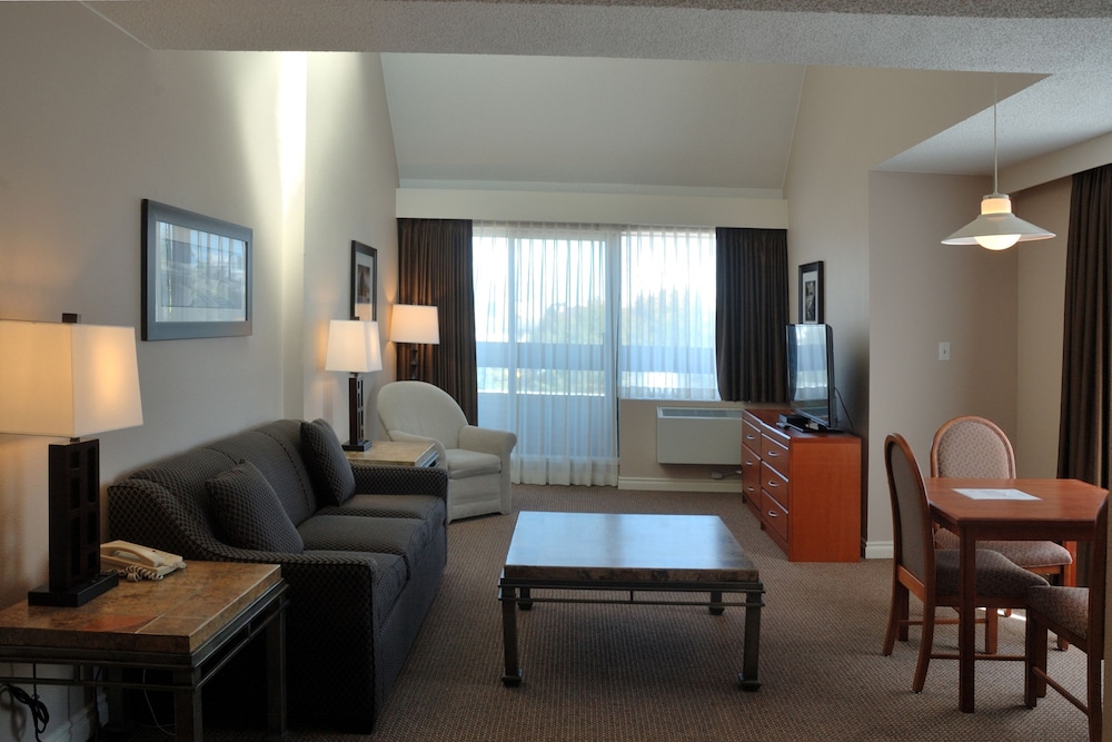 Embassy Inn 30/46