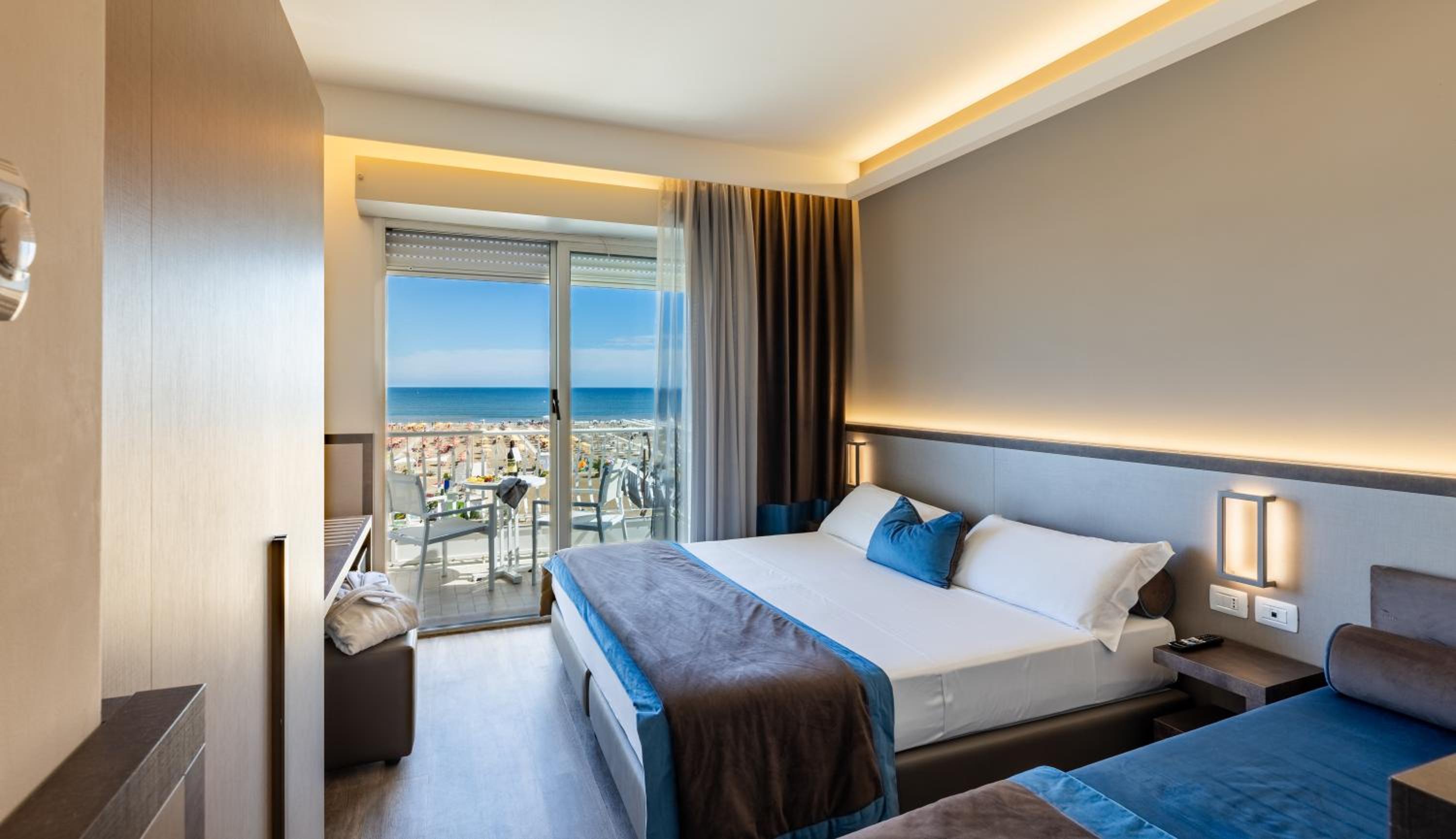 Deluxe, Triple, Sea View