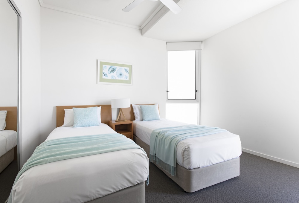 Aspect Caloundra 24/76