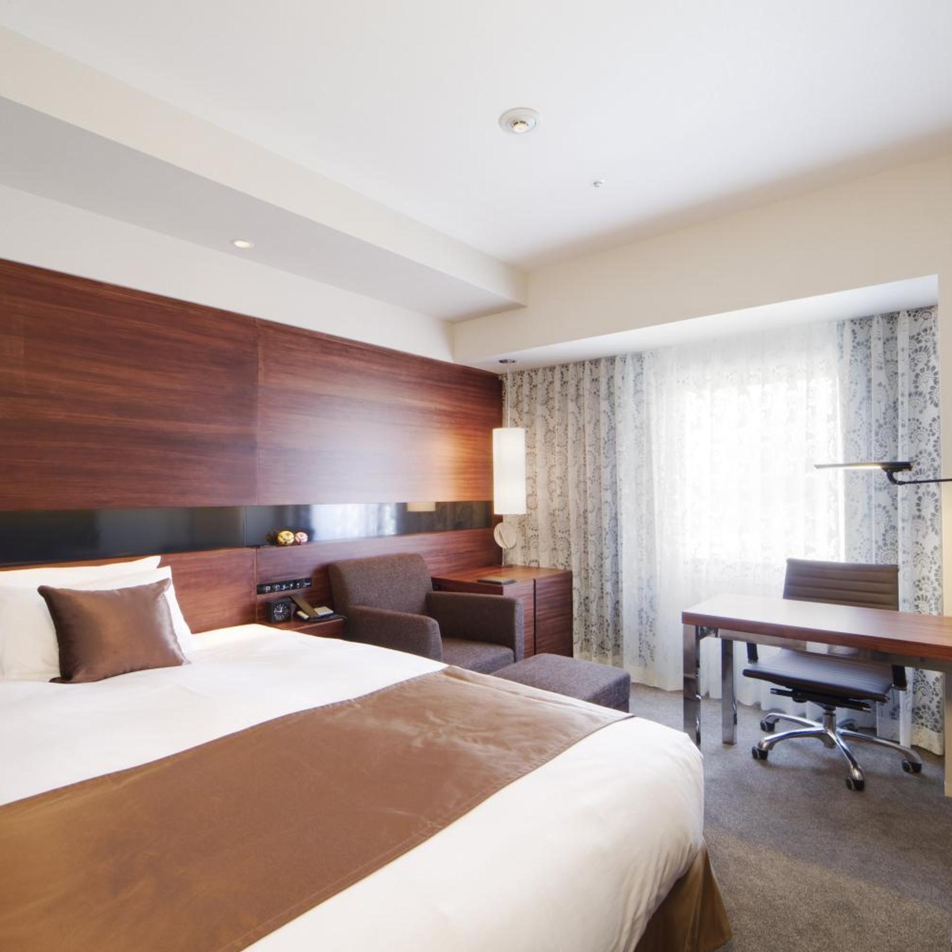Deluxe, Single, Premium Floor