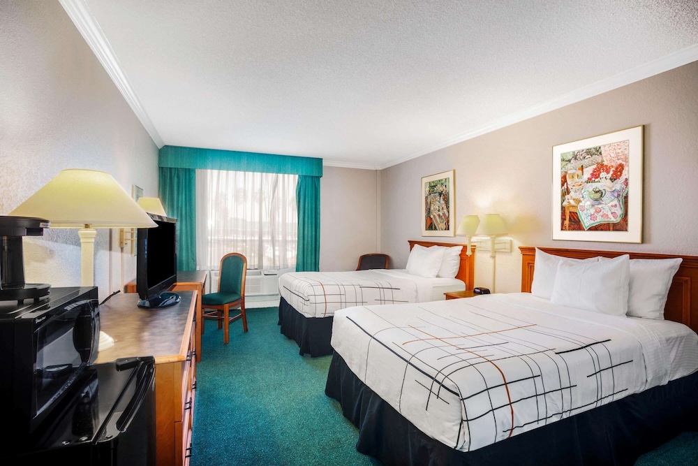 Days Inn by Wyndham Del Rio 18/55
