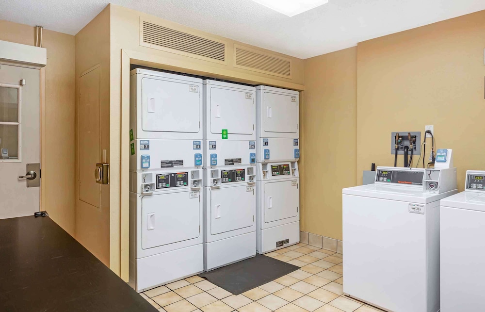 Extended Stay America Suites Boston Marlborough 54/55