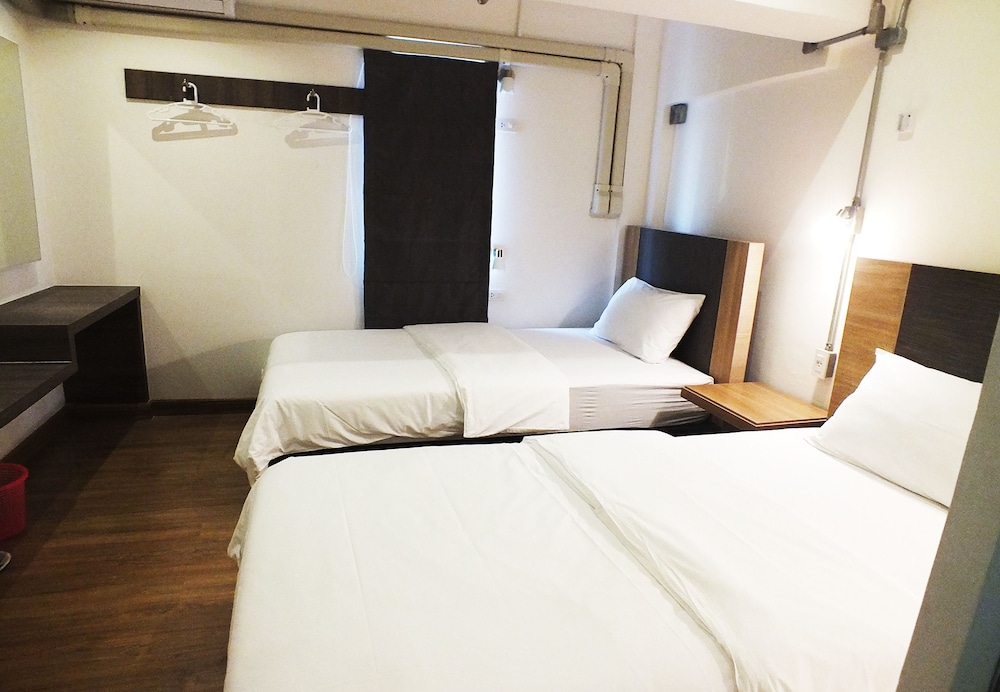 09 Hostel 11/49
