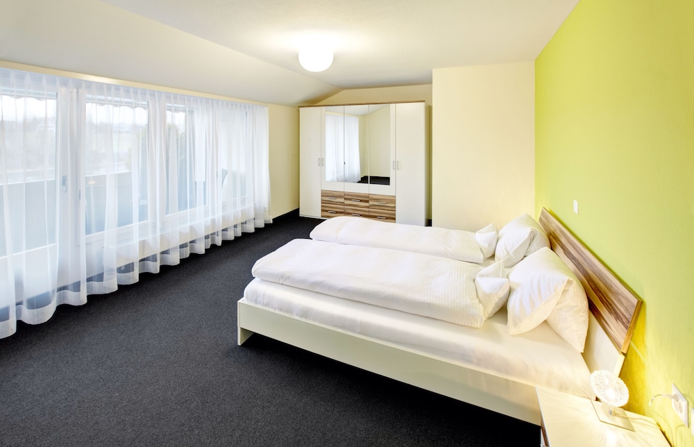 Hotel Schiff Am Rhein 8/50