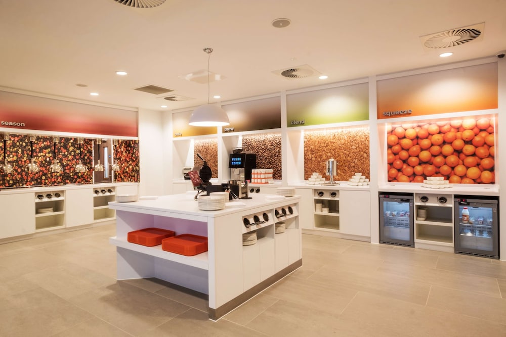 Lobby at HAMPTON BY HILTON ABERDEEN AIRPORT, ABERDEEN
