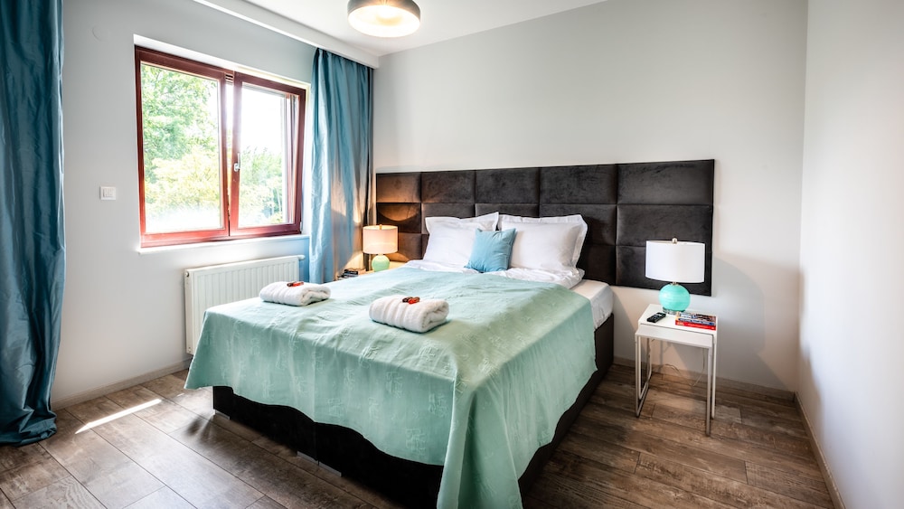 2 BEDROOMS, FAMILY, APARTMENT