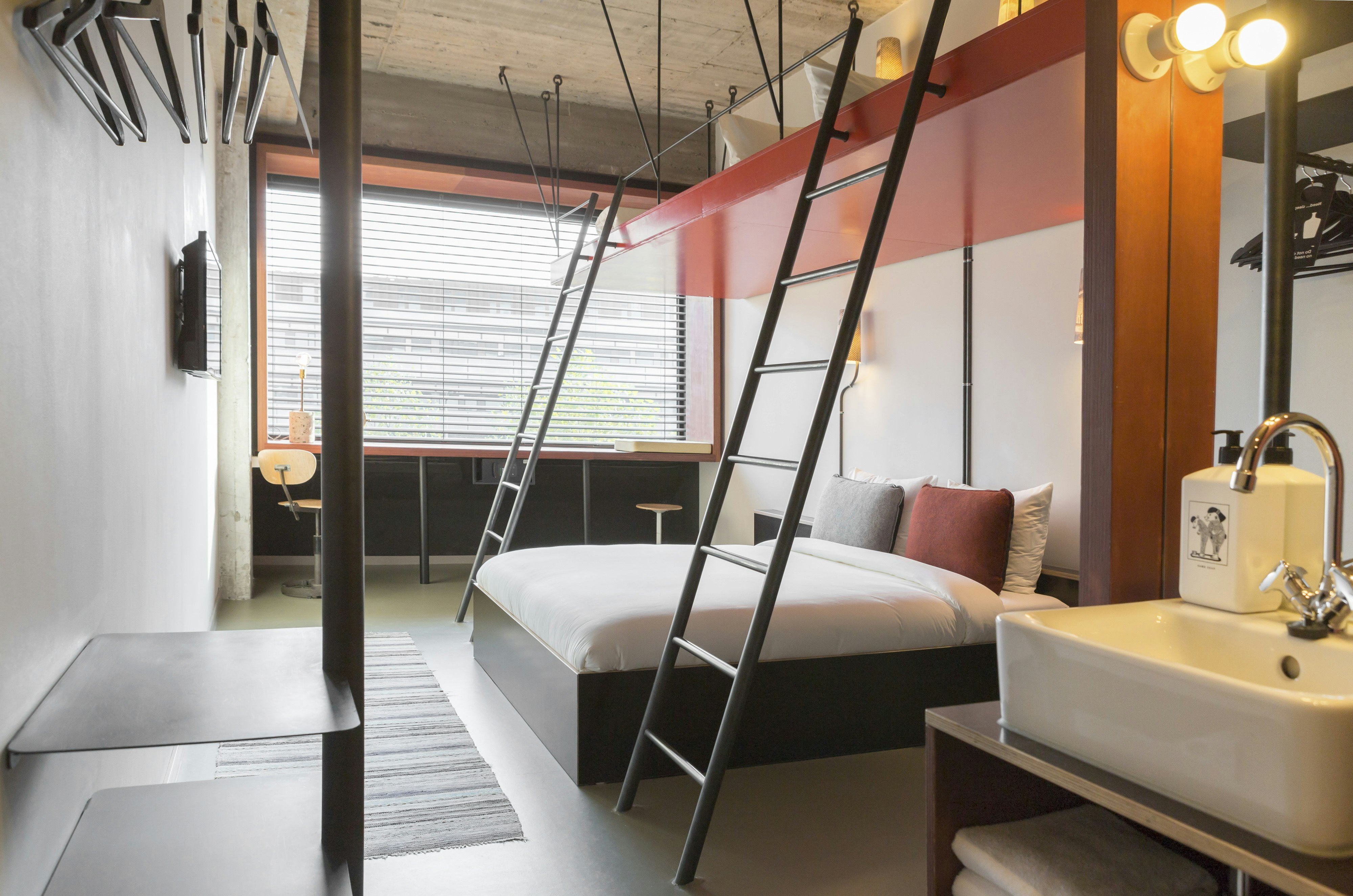 Volkshotel Amsterdam 7/25
