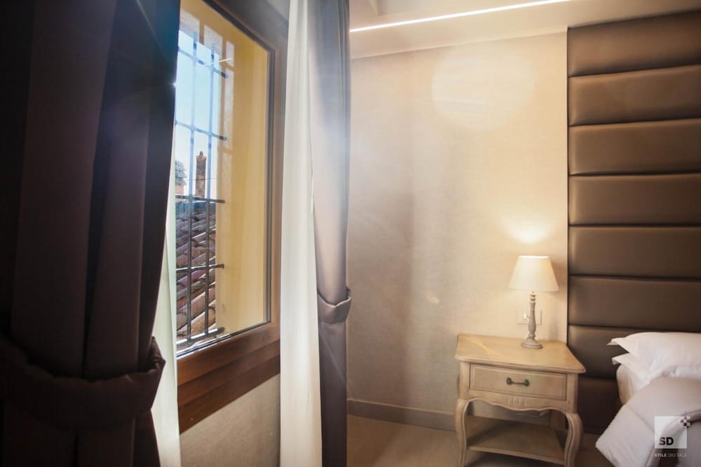 Hotel Cavour 48/49
