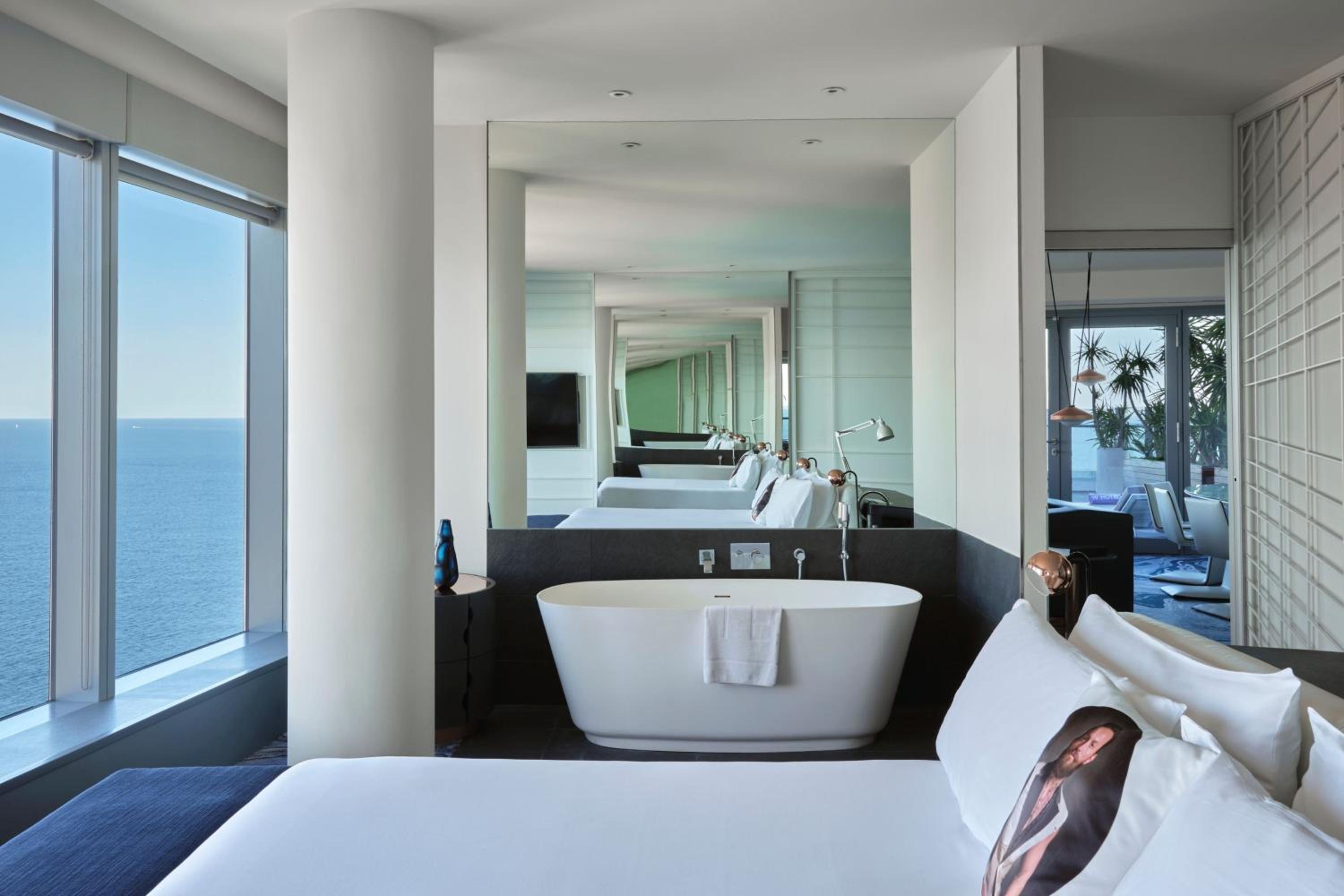 Spectacular, Suite, King Bed, Sea Front, Terrace