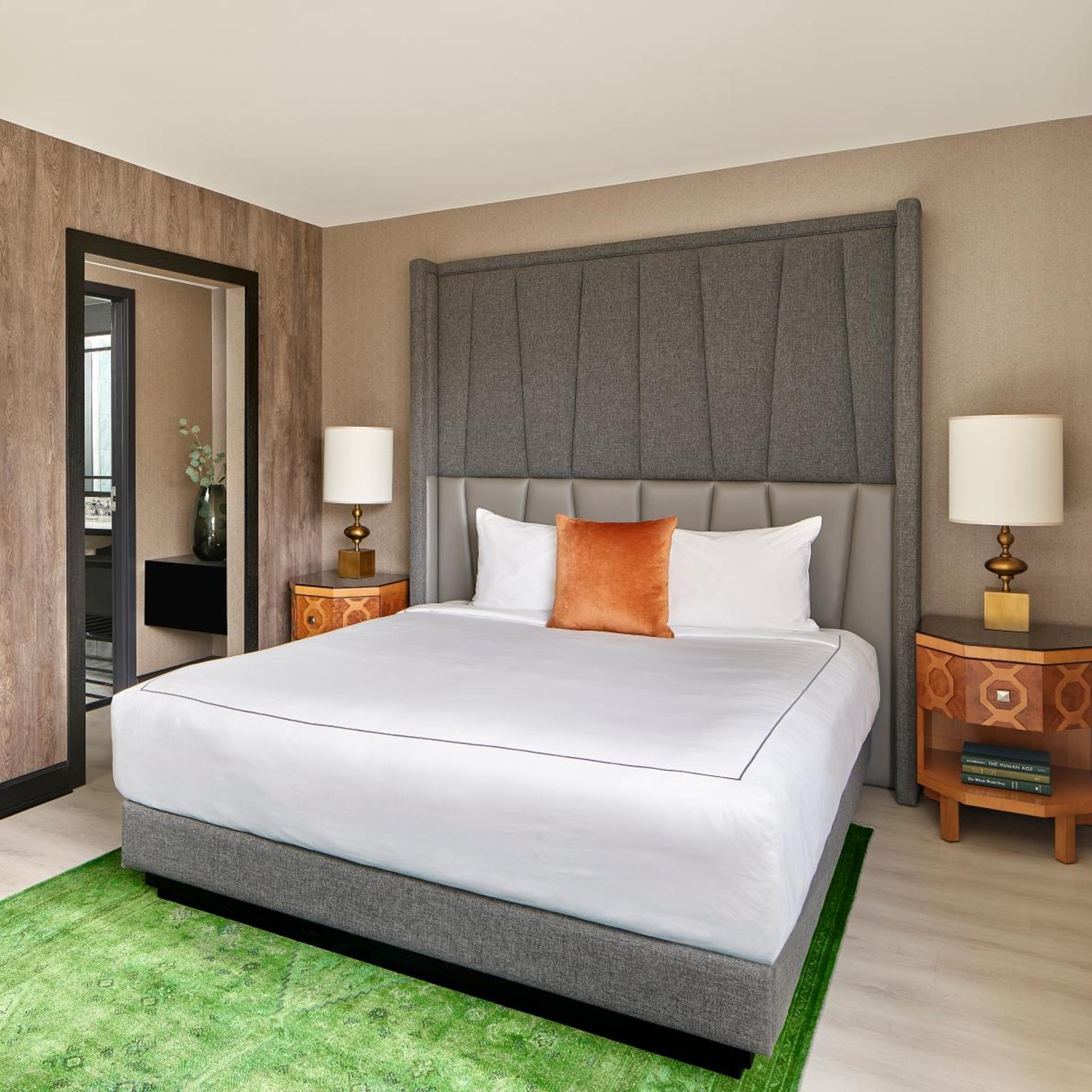 Viceroy, King Bed, Accessible