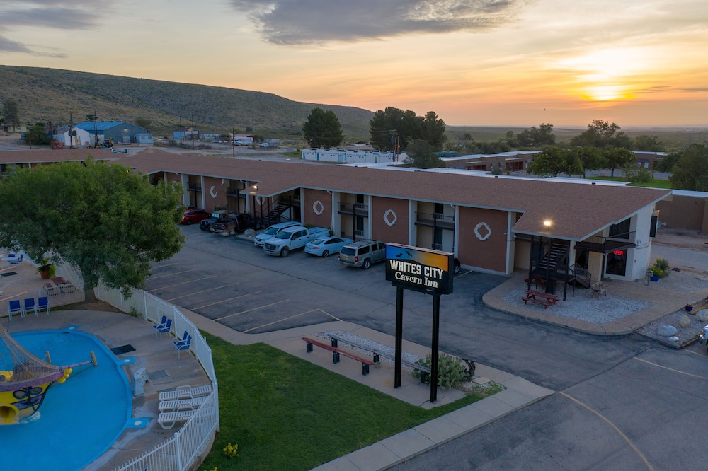 White s City Cavern Inn 13/18