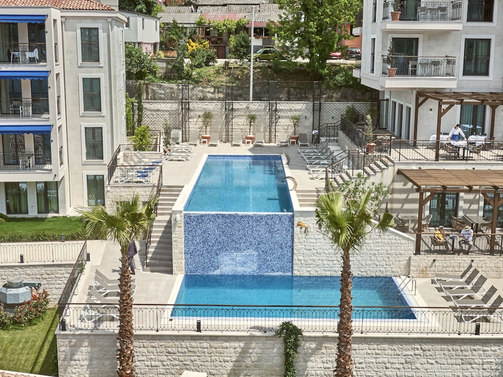 Huma Kotor Bay Hotel & Villas 77/79