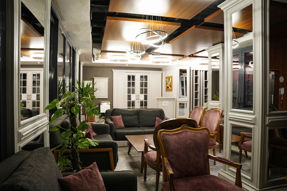 Enerji Hotel 31/46